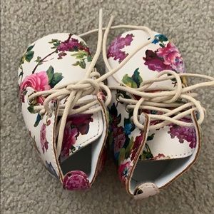 Baby boot floral 6-12 months